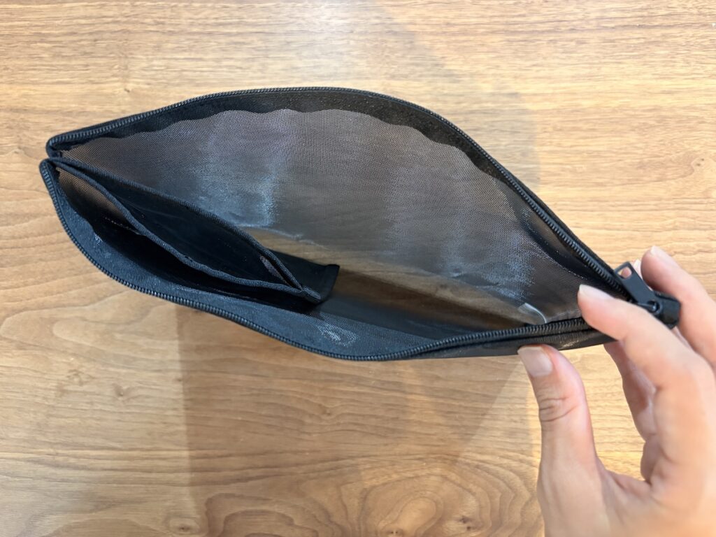 メッシュケースの内側