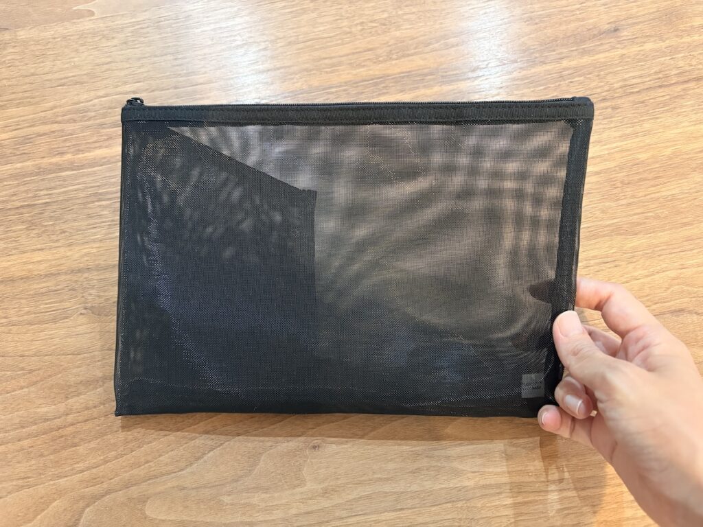 無印良品のナイロンメッシュケース